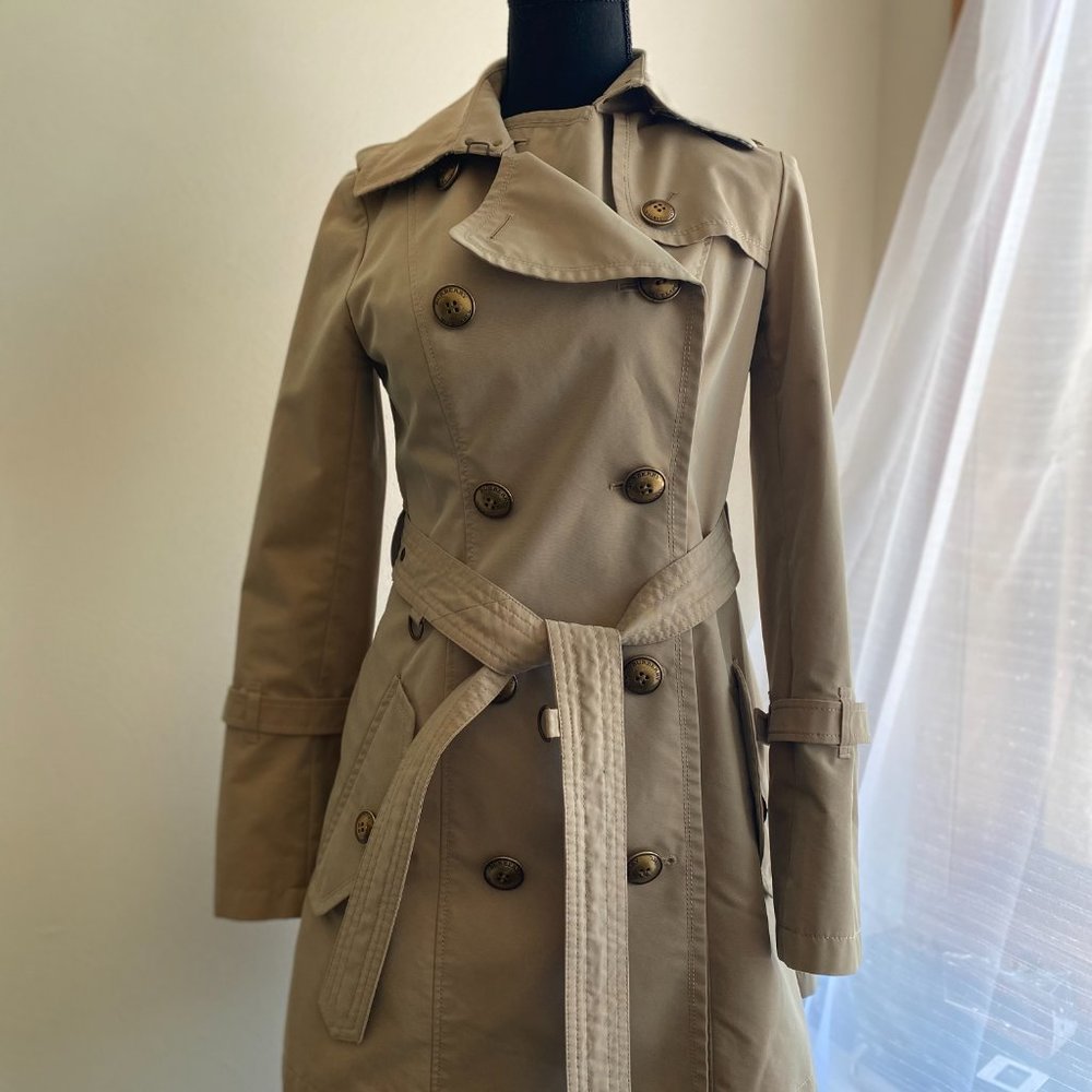 Burberry blue label trench coat. Size:XS (38)